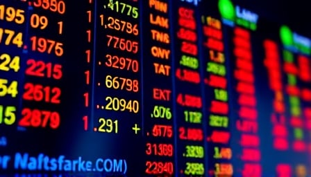 Munich Re Surges Despite Caution Over Inflated Valuation