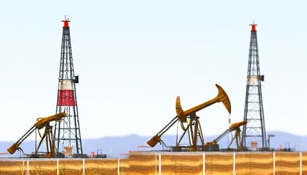 Occidental Petroleum Corp Stock Plummets 22% Amid Falling Oil Prices and Market Volatility