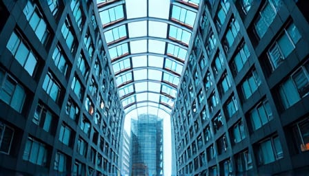 Veeva Systems Partners with Servier: Market Performance and Valuation Under Scrutiny