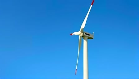 Vestas Shares Rise 2.5% on Major US Wind Power Order Amid Market Caution